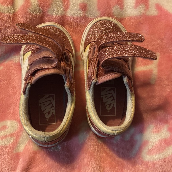 Toddler size 7c girl shoes - Picture 3 of 5